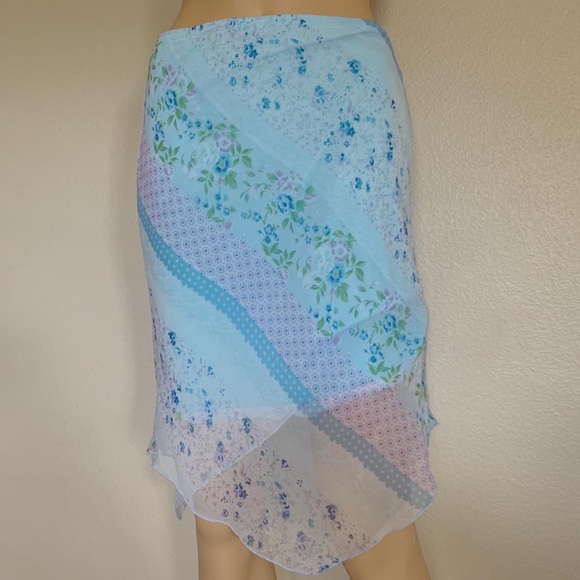 floral blue midi skirt🫐 - Picture 2 of 3